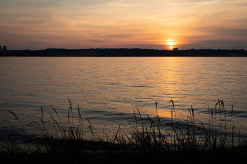 Obraz premium Beautiful sunset over the Kiev Sea, Ukraine