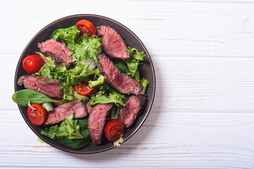 Salad with grilled beef medium roast