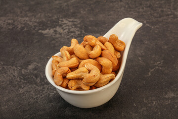Cashew heap in the bowl