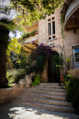 Fototapeta na wymiar traditional historic Jerusalem houses and streets in a beautiful warm sun