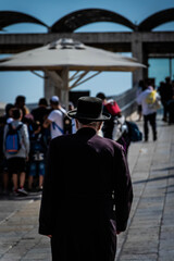Fototapeta premium orthodox jews at the wailing wall in jerusalem