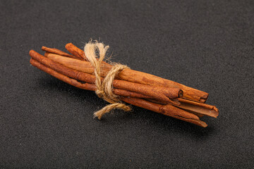 Aroma Cinnamon stick heap isolated