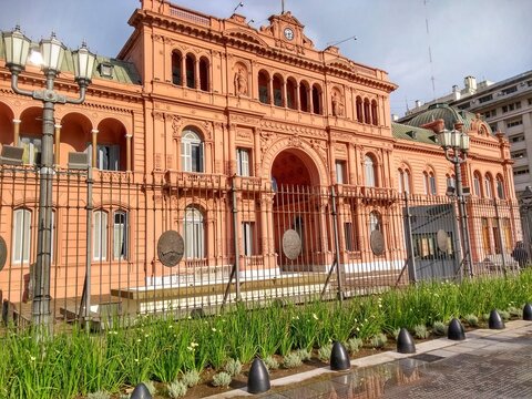Casa Rosada (Pink House), Plaza de Mayo, Buenos Aires, Argentina. The executive mansion and office of the President of Argentina. The palatial mansion is known officially as Casa de Gobierno