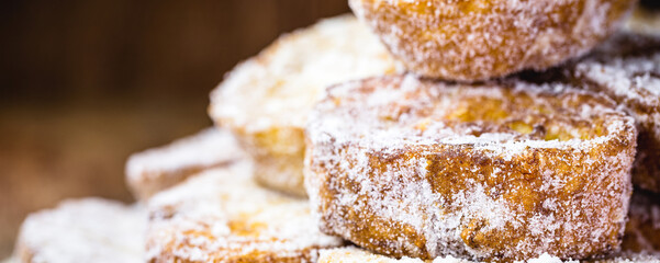 Dessert of bread known as golden slice, slice of lamb, french toast, Eggy bread, French toast, Pain Perdu