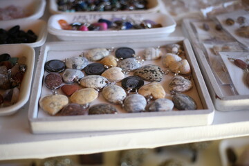 Cuarzos en forma de corazon en mercado mexicano 