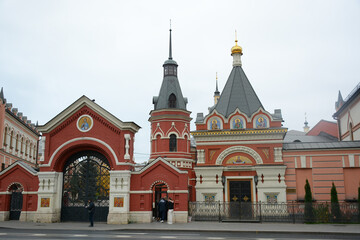 Fototapeta na wymiar MOSCOW, RUSSIA - November 3, 2020: View to Intercession Monastery on Taganskaya street