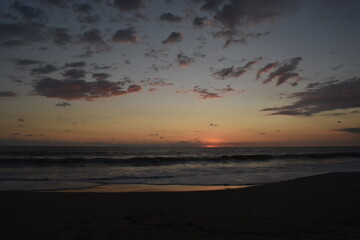 puesta de sol playa Oaxaca olas