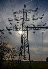 Hochspannungsmast in Der Landschaft