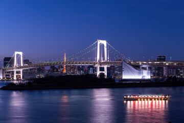 Fototapeta na wymiar Odaiba Japan Rainbow Bridge at night Tokyo