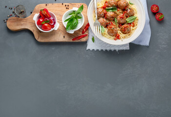 Meatballs with tomato sauce and spaghetti