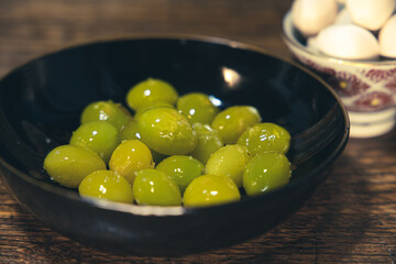 素揚げした宝石のように綺麗なグリーンに輝く銀杏