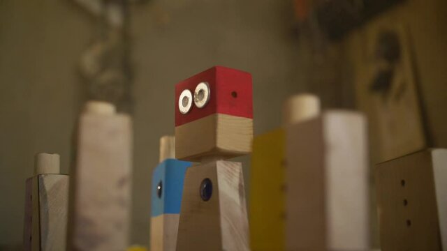 Building a Robot made of Wood