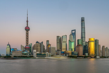 Fototapeta premium Sunset view of Lujiazui, the financial district in Shanghai, China.