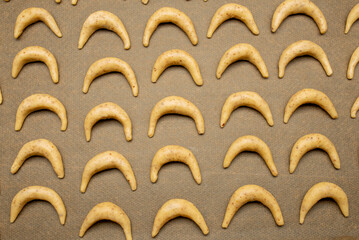 unbaked cookies on baking sheet