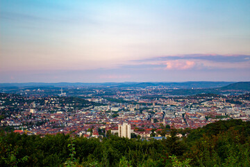 Fototapeta na wymiar Stuttgart city vom Birkenkopf Ausblick bei Nacht Sonnenuntergang