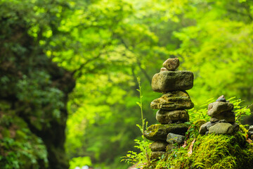 日本　宮崎県の高千穂、天安河原の積み石