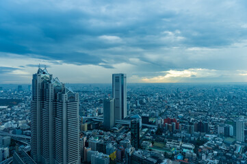 Naklejka premium 東京都新宿区西新宿にある東京都庁から見た夕方の東京の都市景観