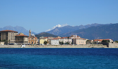 Fototapeta premium Vues de la ville d'Ajaccio et son bord de côte