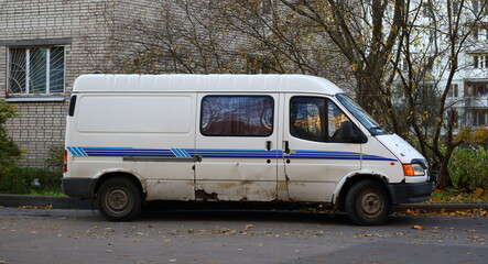 Old rusty white van © Станислав Вершинин