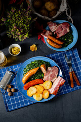 delicious oldenburger green cabbage with Pinkel sausage