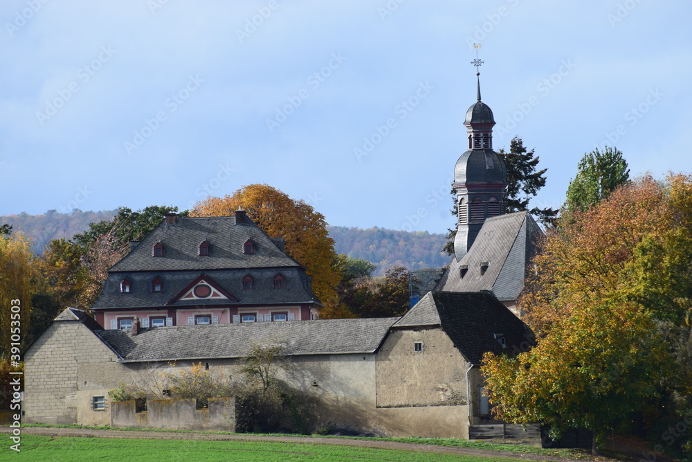 Wall mural herbstliche Eifel bei Fraukirch