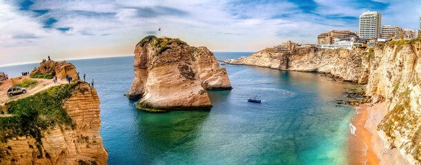 Panoramic photo of Pigeon Rocks (Rawshe) in Beirut, Lebanon - obrazy, fototapety, plakaty