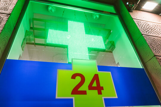 Pharmacy Cross 24 Hours Of Medication Helps Symptoms pills - Powered by Adobe