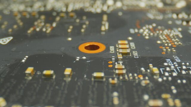 Pusing in into semicunductor with lens