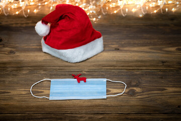 Maseczka i czapka Mikołaja © andsko