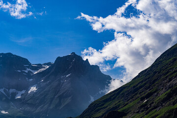 montagne e nuvole