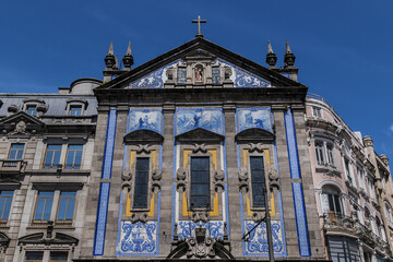 Fototapeta premium Baroque style XVII century Saint Anthony's Church Congregados (Igreja de Santo Antonio dos Congregados) in Porto, Portugal.