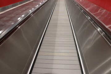 Obraz premium airport elevator slowly motion