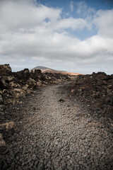 chemin dans la mer de lave lanzarote