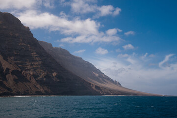 Falaises de Lanzarote vue de la mer