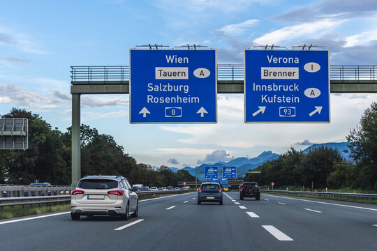 Autobahndreieck Inntal (A8-A93) in Bayern; gro&szlig;es deutsches Eck