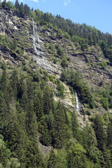 Fototapeta na wymiar Stuller Wasserfälle -Wanderung auf dem Schluchtenweg Passeiertal