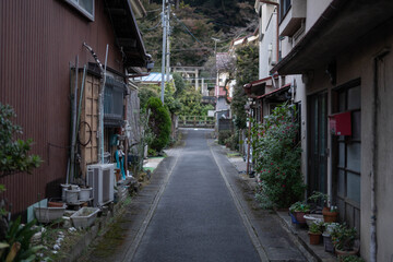Fototapeta na wymiar 日本の古い町にある小道