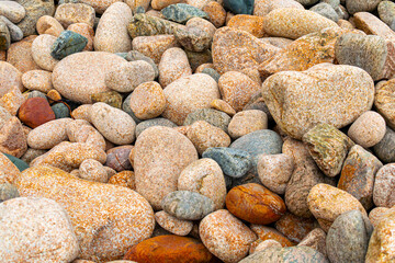 Piedras en la orilla
