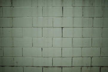 짜임새 있게 규칙적으로 배치된 벽돌 벽