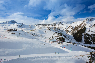 Fototapeta na wymiar Piste de ski Arc 2000