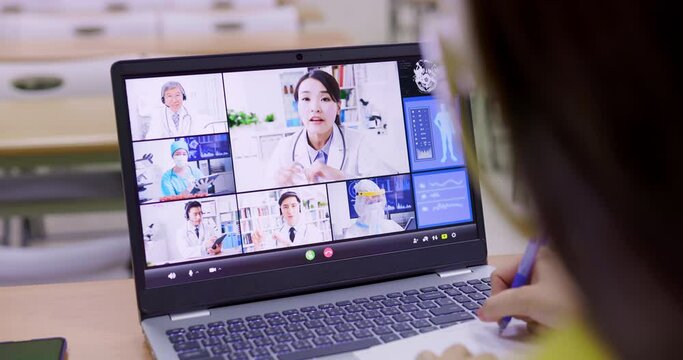 student has online remote learning