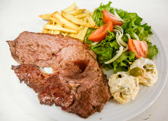combo plate with beef fillet