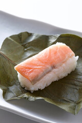 シャケの柿の葉寿司