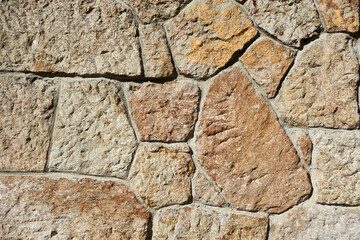 Steinmauer, rötlich, beige