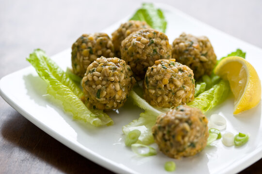 Red lentil and bulgur kufteh