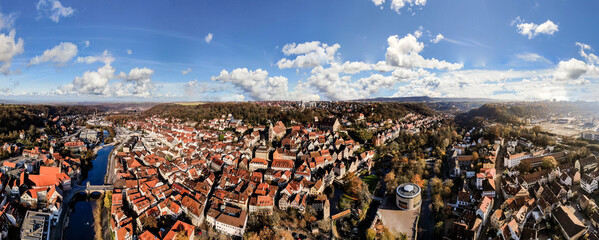 Panorama Luftaufnahme der Stadt Schwäbisch Hall im Frühling