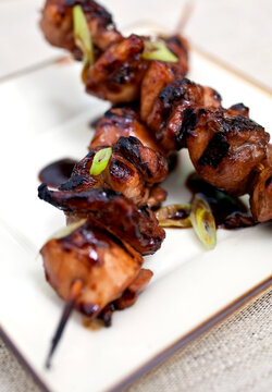 Chicken yakitori with ginger, garlic and soy