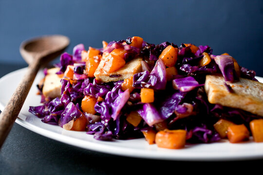 Close up of stir fry with tofu and red cabbage