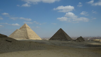 Obraz na płótnie Canvas Giza pyramids landscape. historical egypt pyramids.