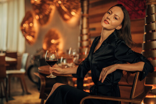 Elegant lady at the bar